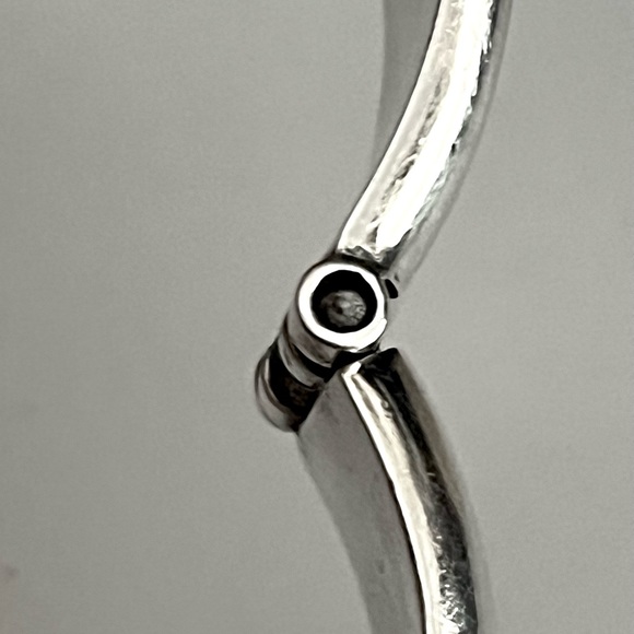 Signed, Taxco Vintage Heavy High Polish Sterling Silver Repoussé Hinged Bracelet - Picture 5 of 6